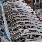 Otomotiv devi üretimi ikinci kez durdurdu